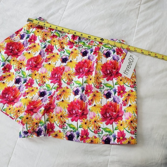 Summer floral shorts - Picture 3 of 5